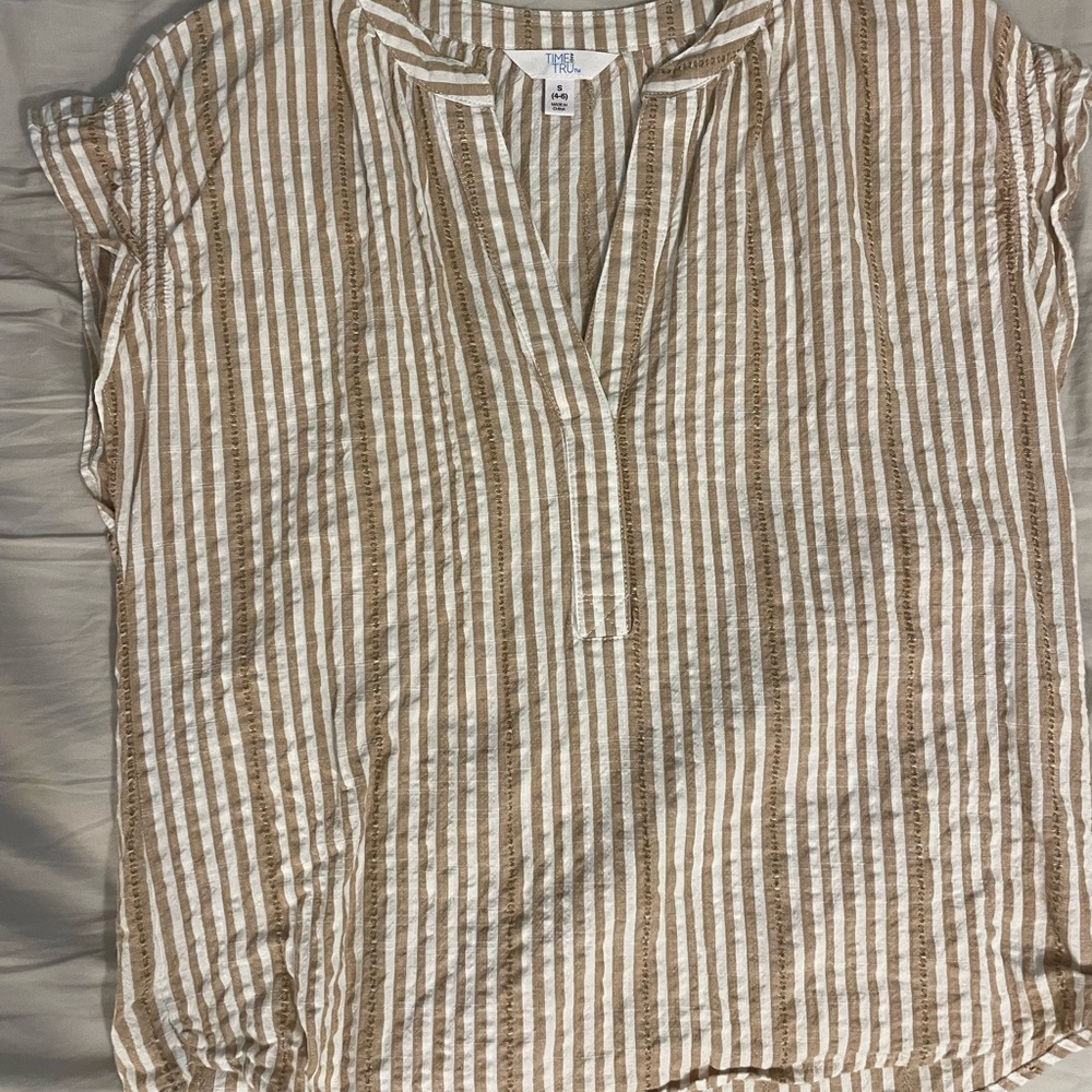 Time and Tru Cream and White Short Sleeve Blouse